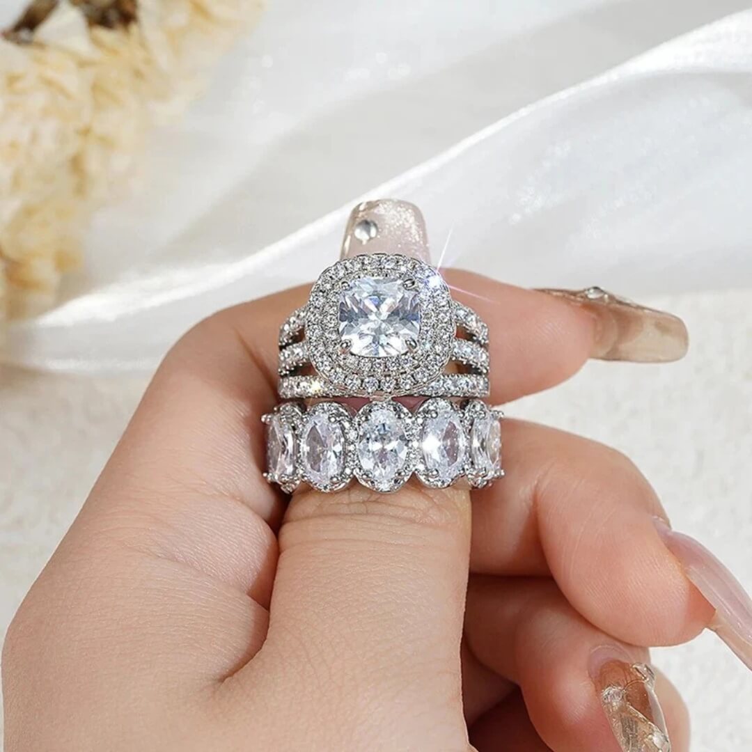 Eterna Halo Ring Set