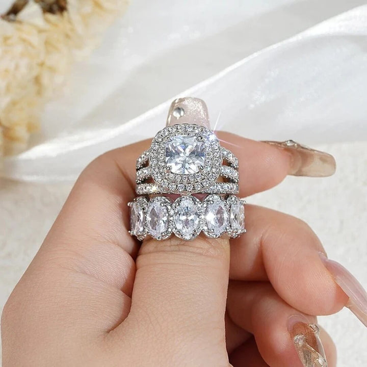 Eterna Halo Ring Set