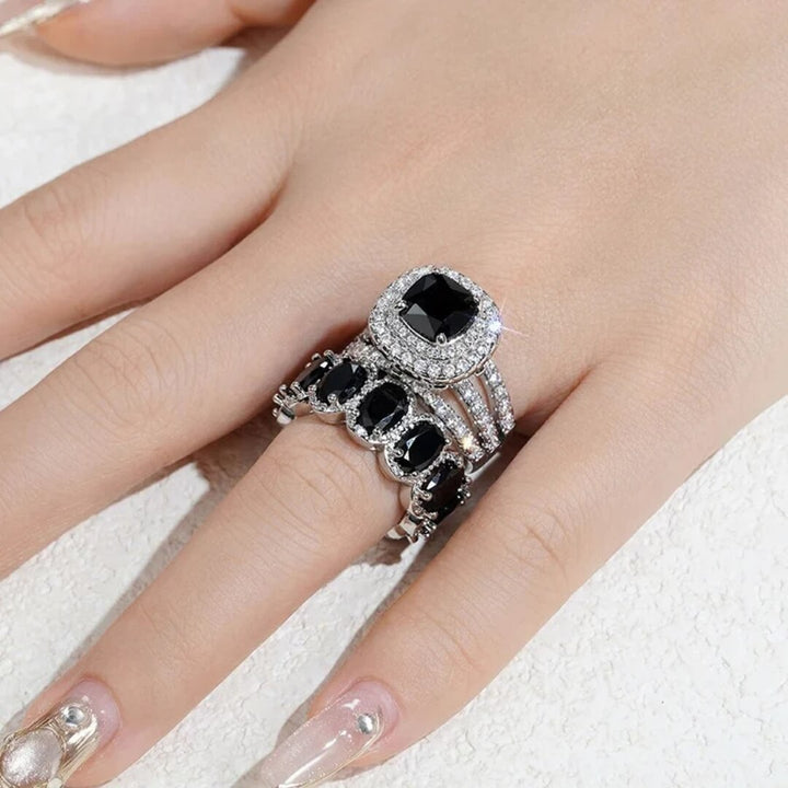 Eterna Halo Ring Set