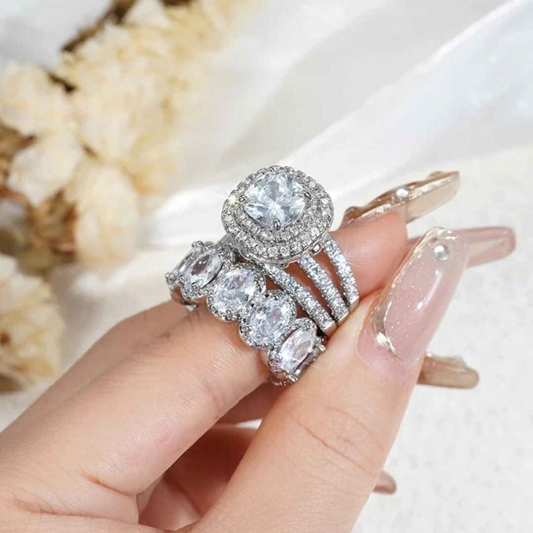 Eterna Halo Ring Set