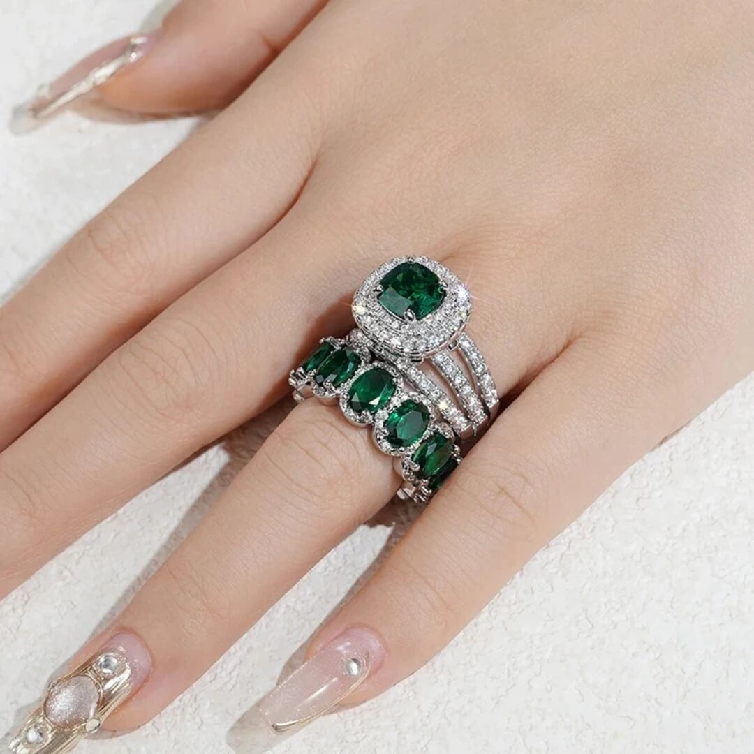 Eterna Halo Ring Set