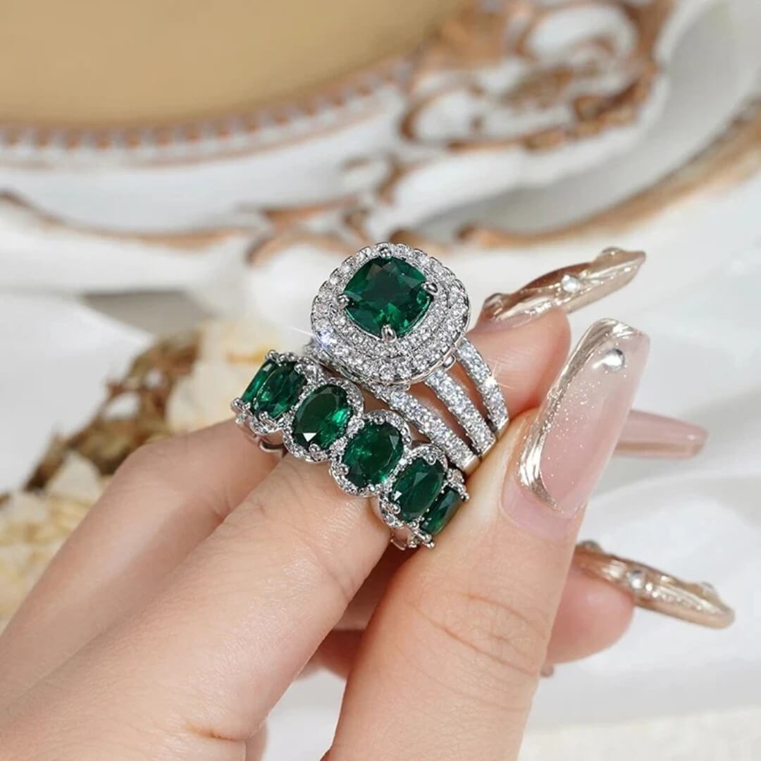 Eterna Halo Ring Set